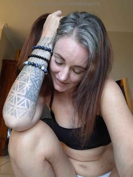 Adorablegains actrice chaude photo