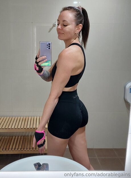 Adorablegains art star du porno photo