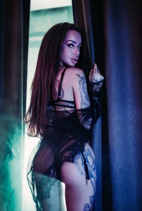 Suzanitta art de star du porno galeries