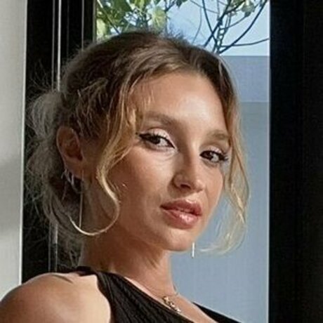 Alla Mephistopheles actrice libre image