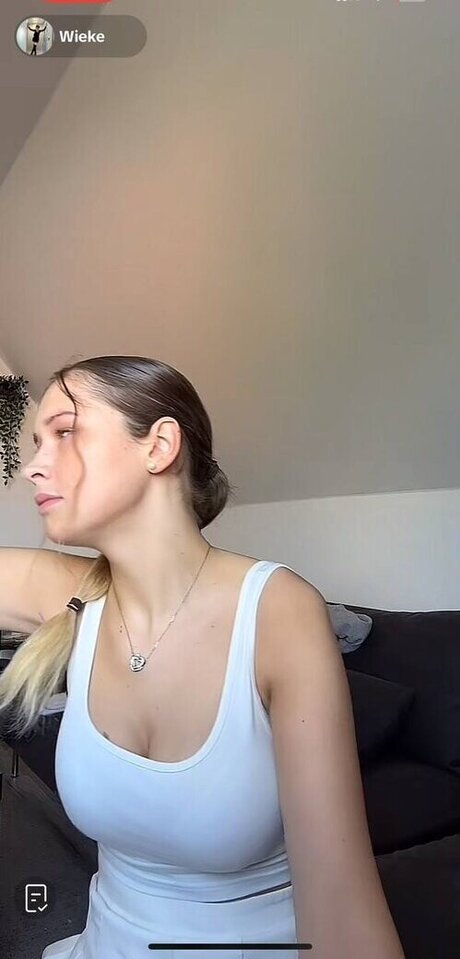 Wieke actrice chaude galerie