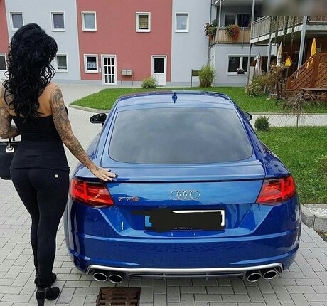 Sari Sander actrice de nus collection