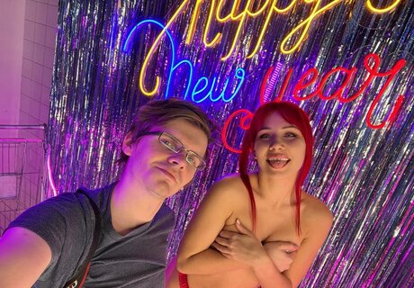 Red Saya actrice adulte archive