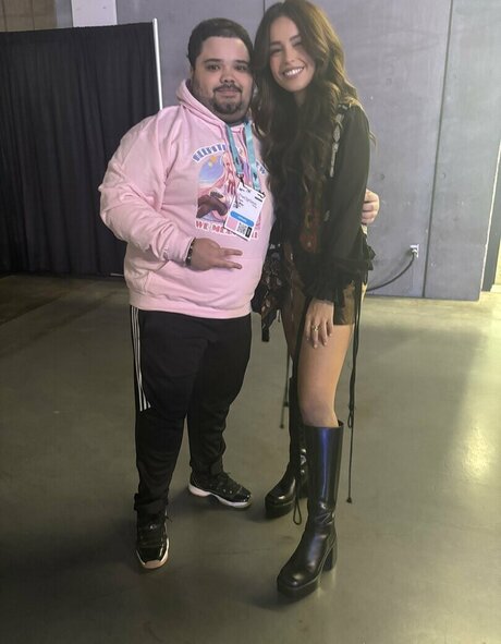 ébène courbée onlyfans chaud sympa img