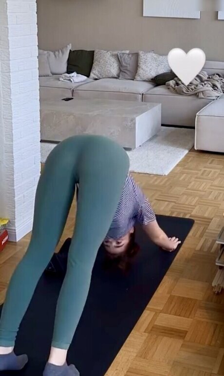 Julia Schulze star du porno gratuit photo