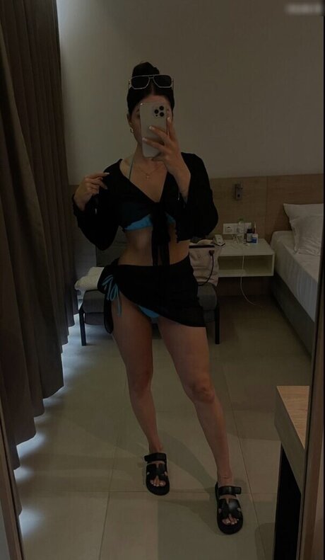 lunettes milf onlyfans pornographique sympa des photos