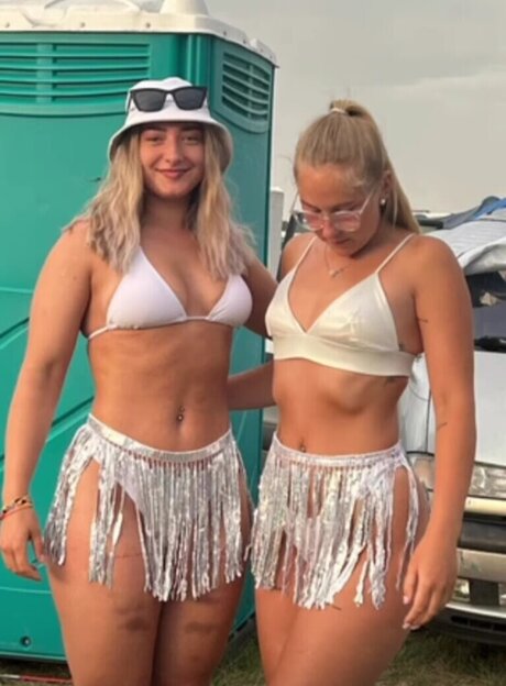 Emma Louisa modèle sympa galeries