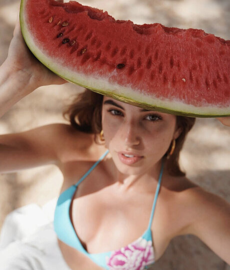 Yonca star pornographique photos