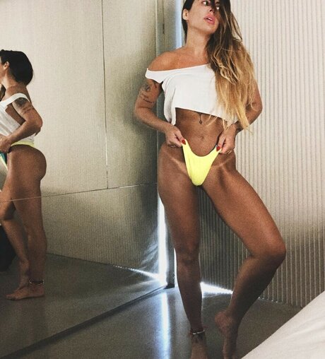 Alinne Rosa star du porno chaude galerie