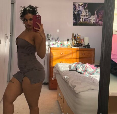 senoritasara jolie étoile images