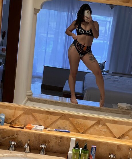 lov3ly laur3n jolie star du porno photo