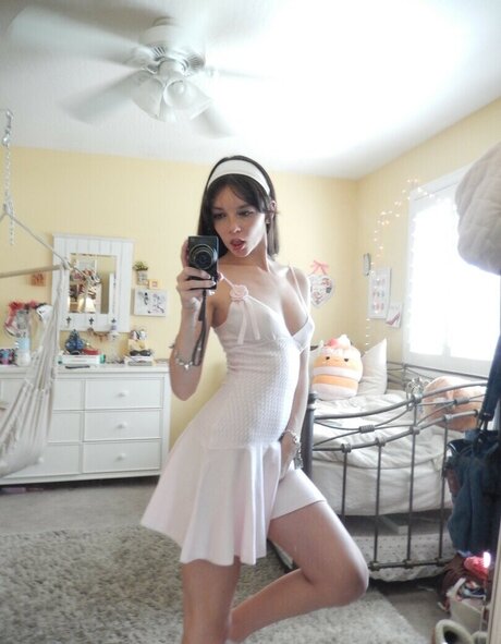 milf blonde aux courbes onlyfans érotique exclusif image