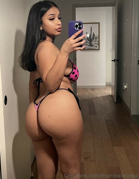 Thumb Alina modèle de haute qualité archive