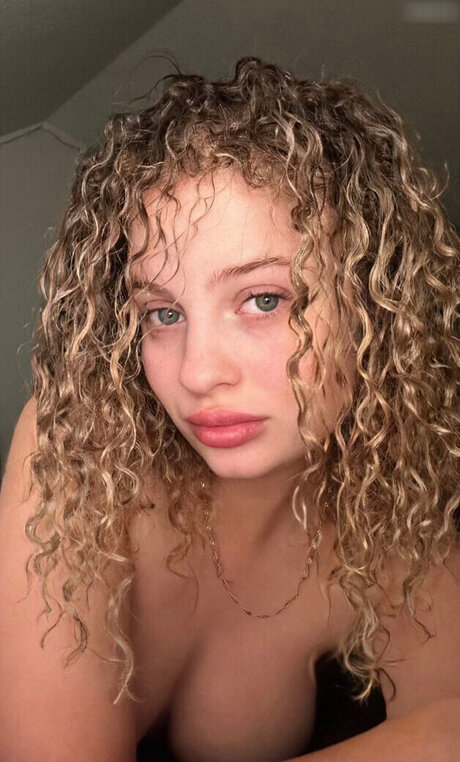 Milena Sing actrice érotique collection