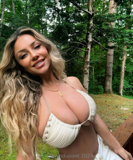 Ashlyn Dupont étoile chaude collection