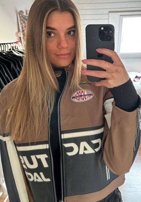 Selina Cerci star du porno sexy galeries