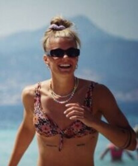 Selina Cerci star du porno adulte galerie