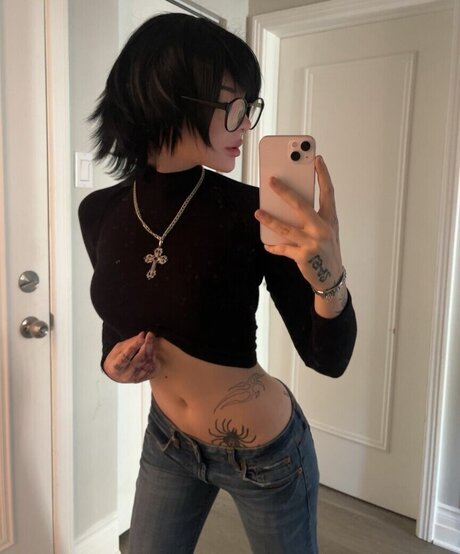 Laurinchhhe star pornographique image