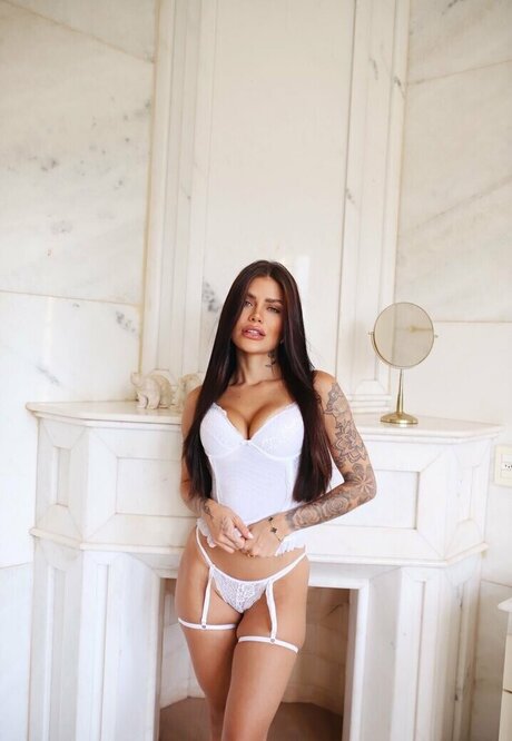 Julia Sampaio actrice nue galerie