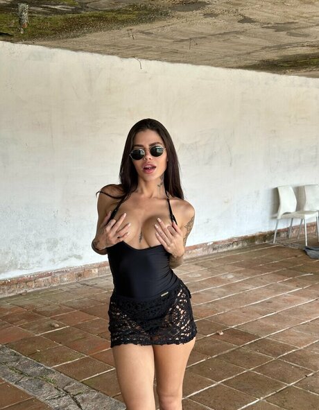 Julia Sampaio modèle adulte photo