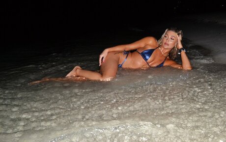 Izzi Dame étoile chaude galeries