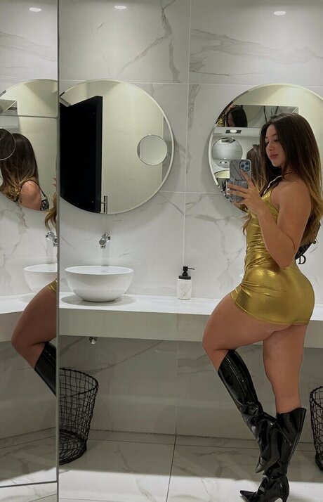 Nara Arce actrice parfaite collection