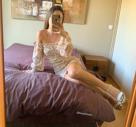 adriana feetgirl top star photo