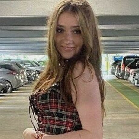 Pixispit modèle pornographique archive