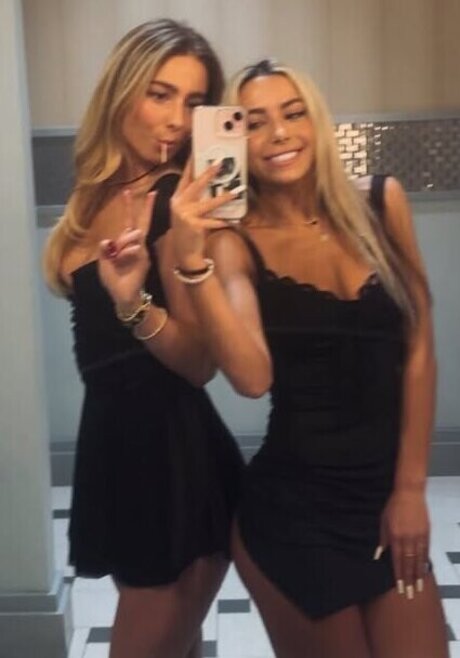 Ava Nucci modèle porno des photos