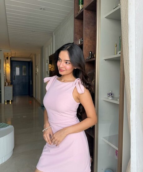 Anushka Sen star du porno hd galerie