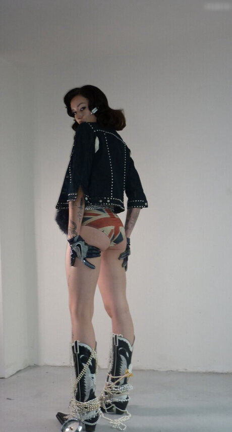 Janaxnell modèle nu des photos