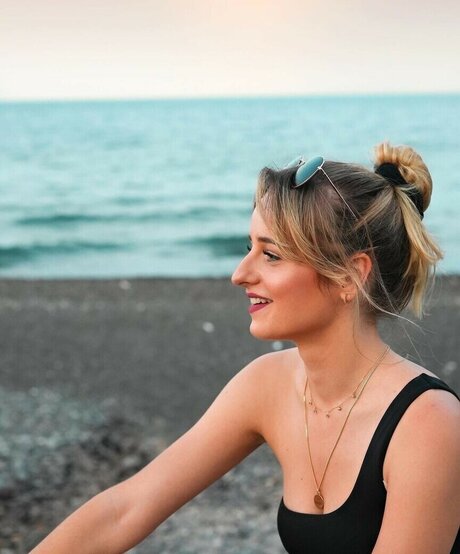 Camille LV jolie actrice archive