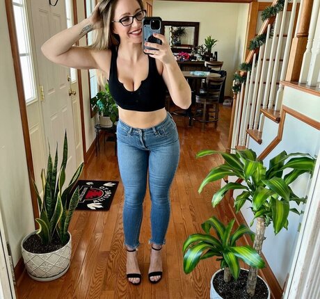 Nora Rose actrice libre collection