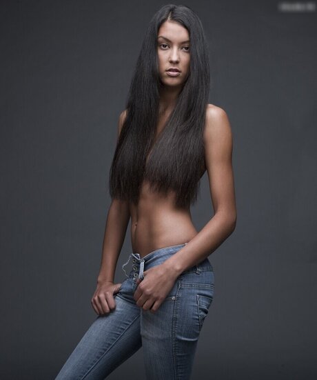 Rebecca Mir jolie étoile images