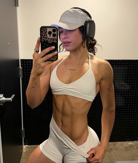 Thelatgirl joli modèle photos