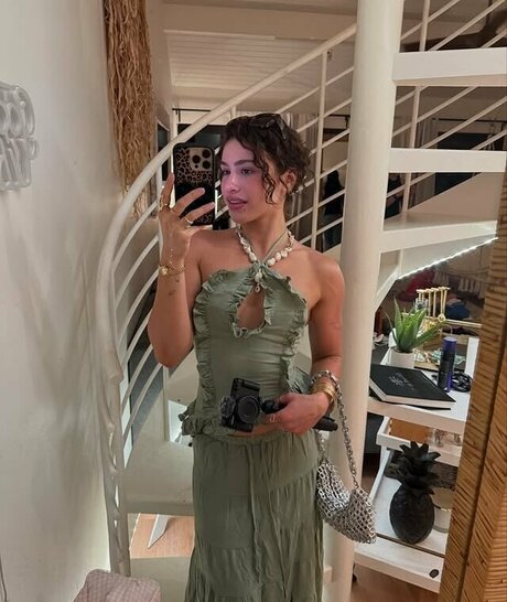 seins bonnet g onlyfans art exclusif galeries