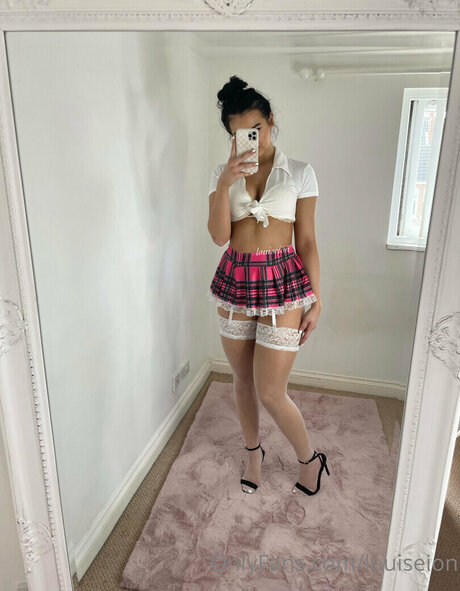 Louiseion modèle nu archive