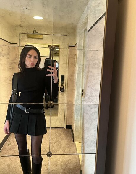 Anna Khachiyan haut modèle image