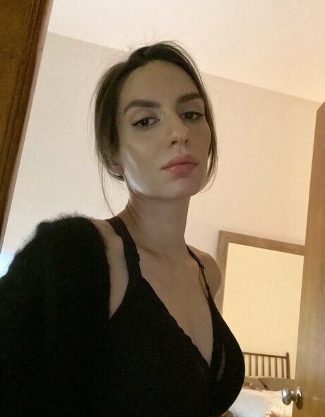 Anna Khachiyan star du porno exclusive photos