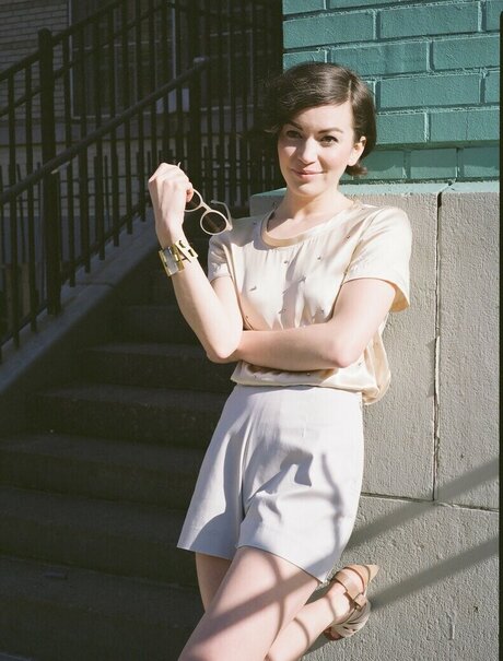 Britt Lower étoile de haute qualité img