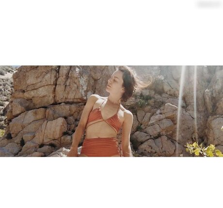 Britt Lower xxx étoile archive