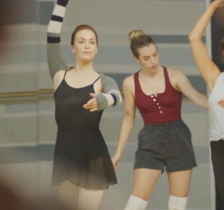 Britt Lower étoile sympa img