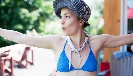 Britt Lower modèle magnifique galeries