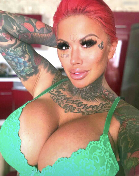 Catherine Teufelsweib modèle sexy collection