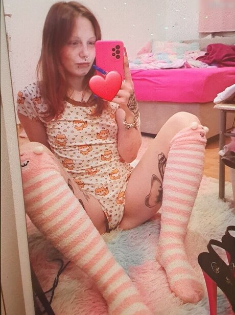 x no interest x modèle joli des photos