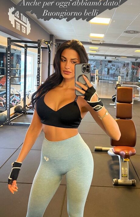 Eleonora Incardona star érotique collection