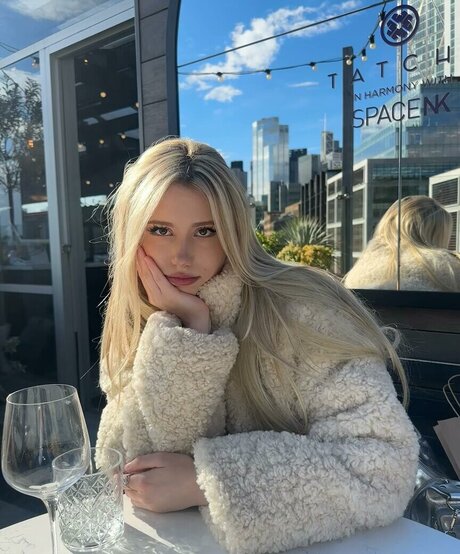 Kitty Mae étoile adulte galerie