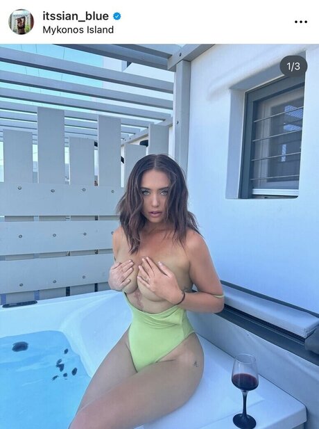 Itssian blue actrice porno des photos