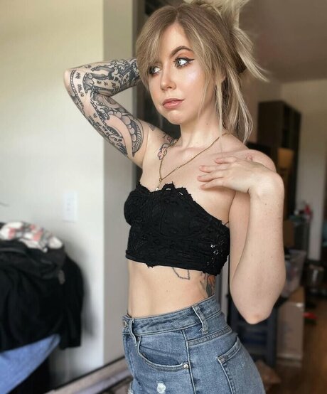 Nyybeats actrice adulte collection