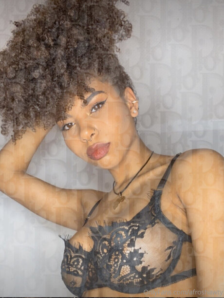 Shania Kraemer star du porno érotique photo